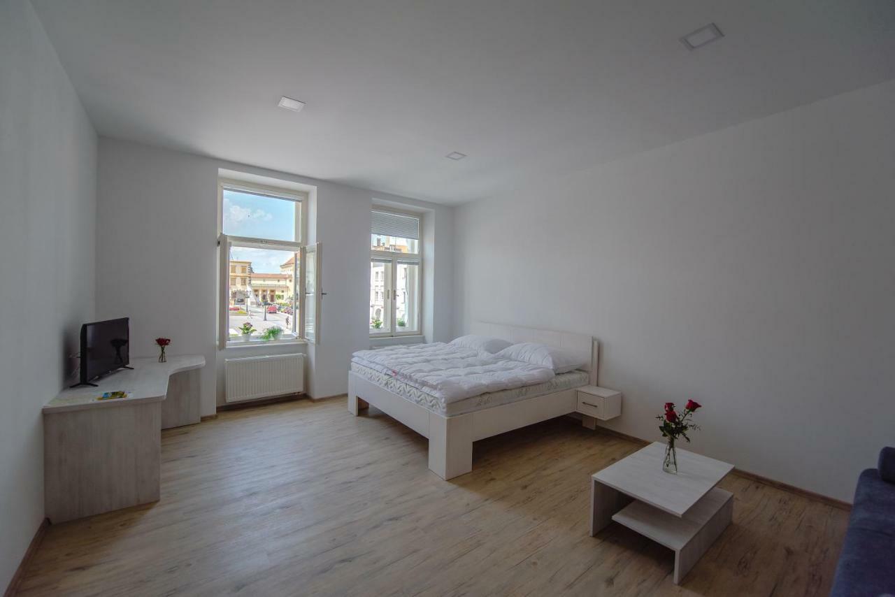 Apartmany Velke Namesti Kroměříž Екстериор снимка